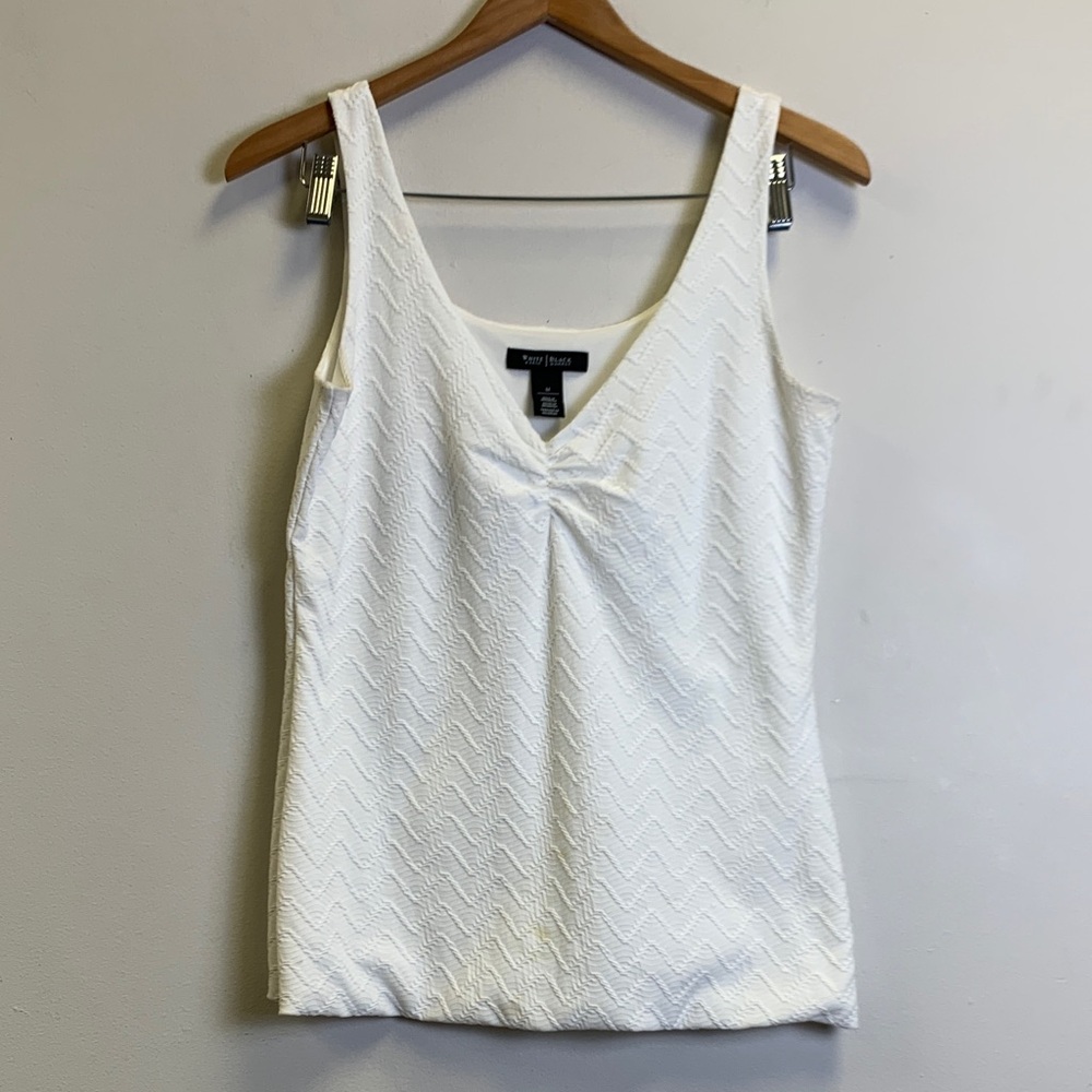 White House Black Market White Textured V-Neck Tank Top